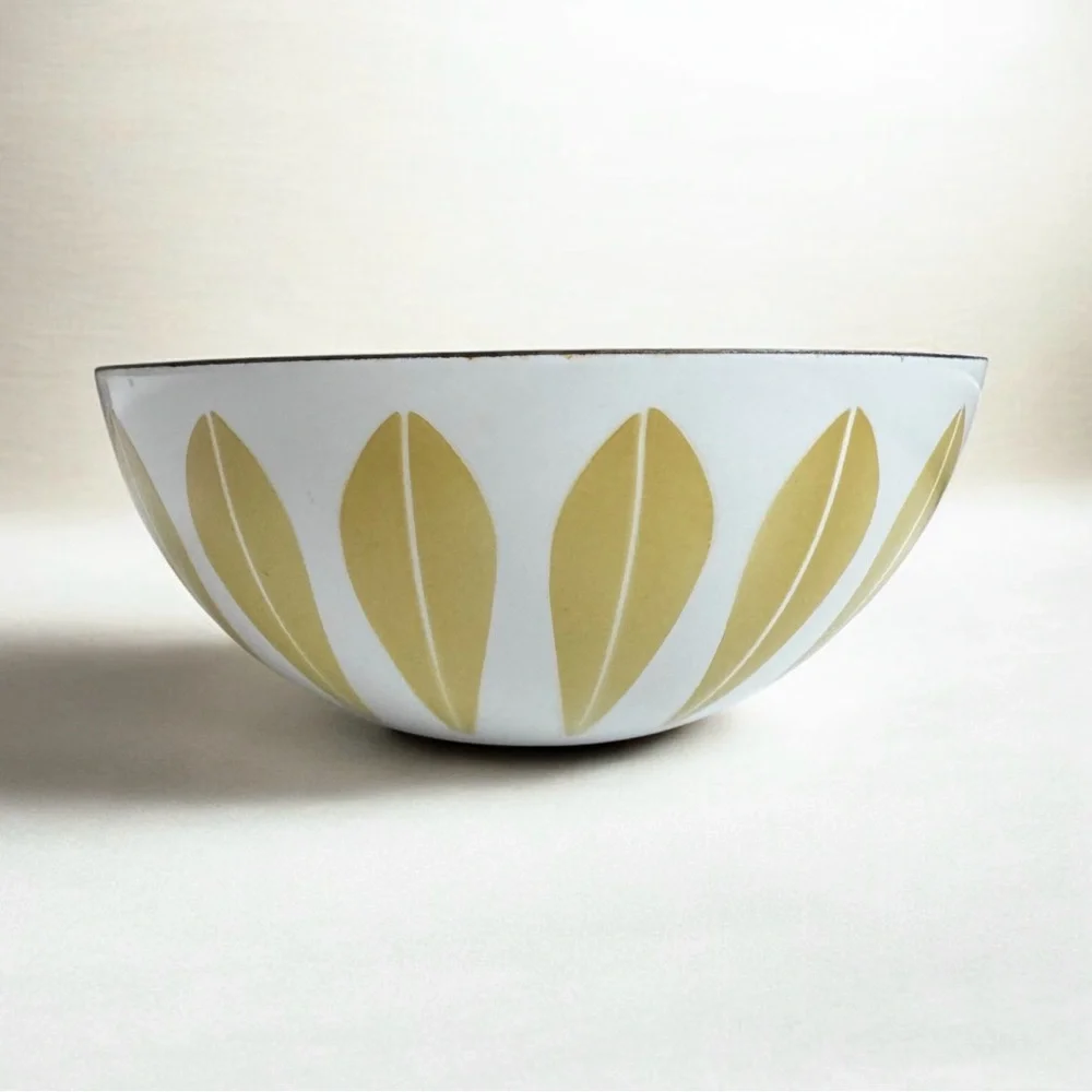 Vintage Cathrineholm Norway Enamelware 8″ Lotus Bowl  - Mustard Yellow & White - Picture 16 of 16
